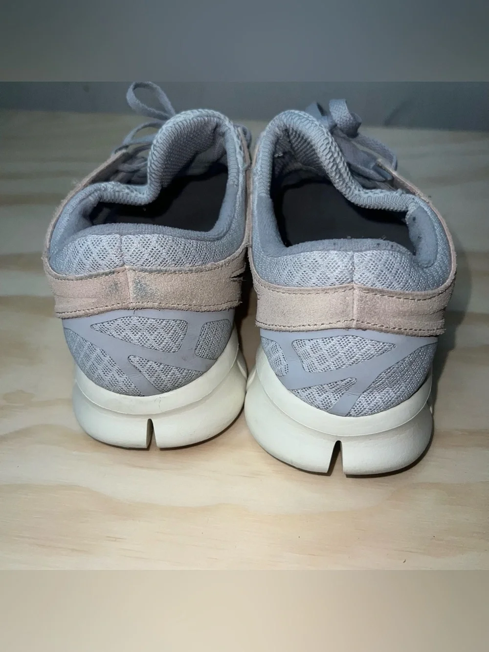 Nike Free Run 2 Mens Size US 10 Wolf Grey Fossil Stone 537732-013
